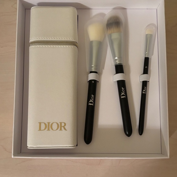 New Dior Make-Up 3 Pice Brush Set w/ Dior Ivory Makeup Case w/ Dior White Box - Picture 4 of 6